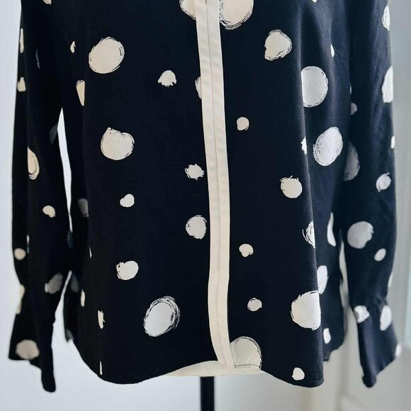 Ted Baker Black & White Spot Print Blouse with Contrast Trim & Front Slit – US 8 - Picture 2 of 10
